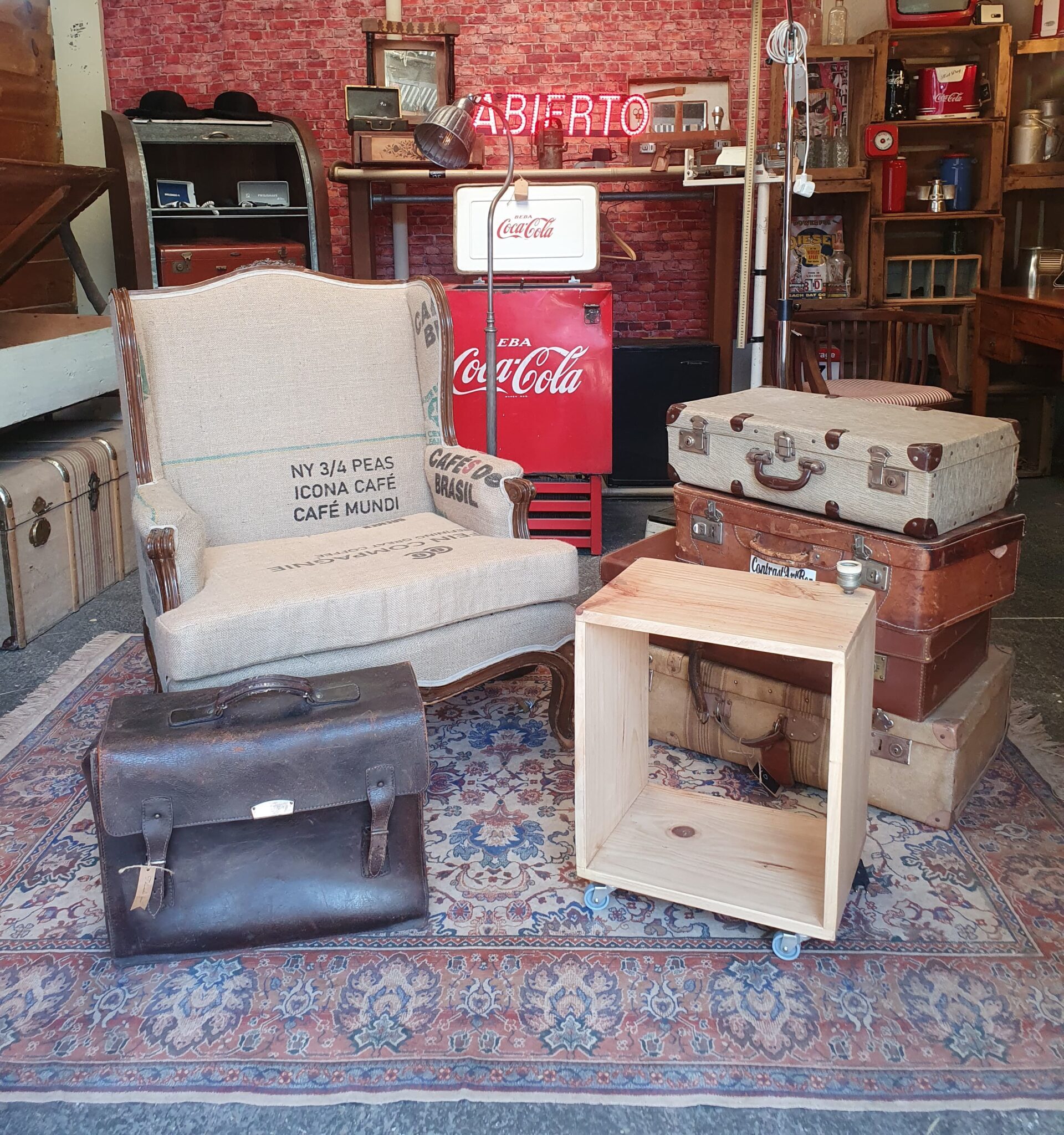 La Belleza Atemporal: Antigüedades y Decoraciones Vintage